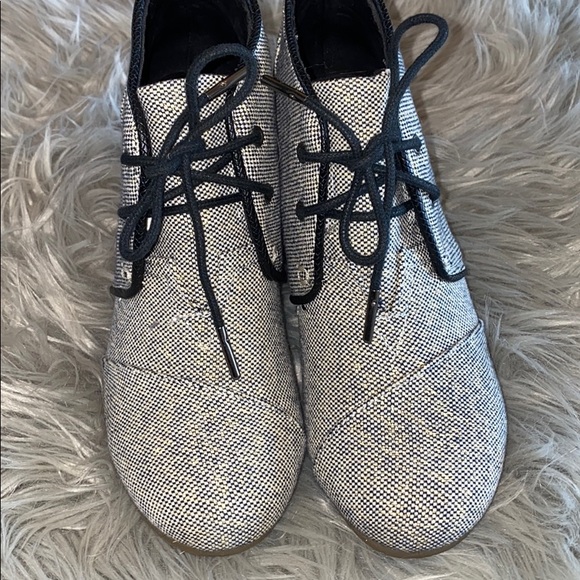 TOMS Wedges. Women’s size 6. - Picture 4 of 4